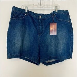 Gloria Vanderbilt Amanda Short Size 22W